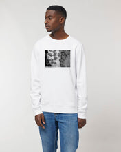 Cargar imagen en el visor de la galería, Sudadera Fine Art by Silvia Rocchino - Sólo pertenezco a a la Tierra (En Valenciano)