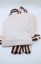 Cargar imagen en el visor de la galería, Colección Mbisy - Mini Mochila Abraza a la Madre Naturaleza
