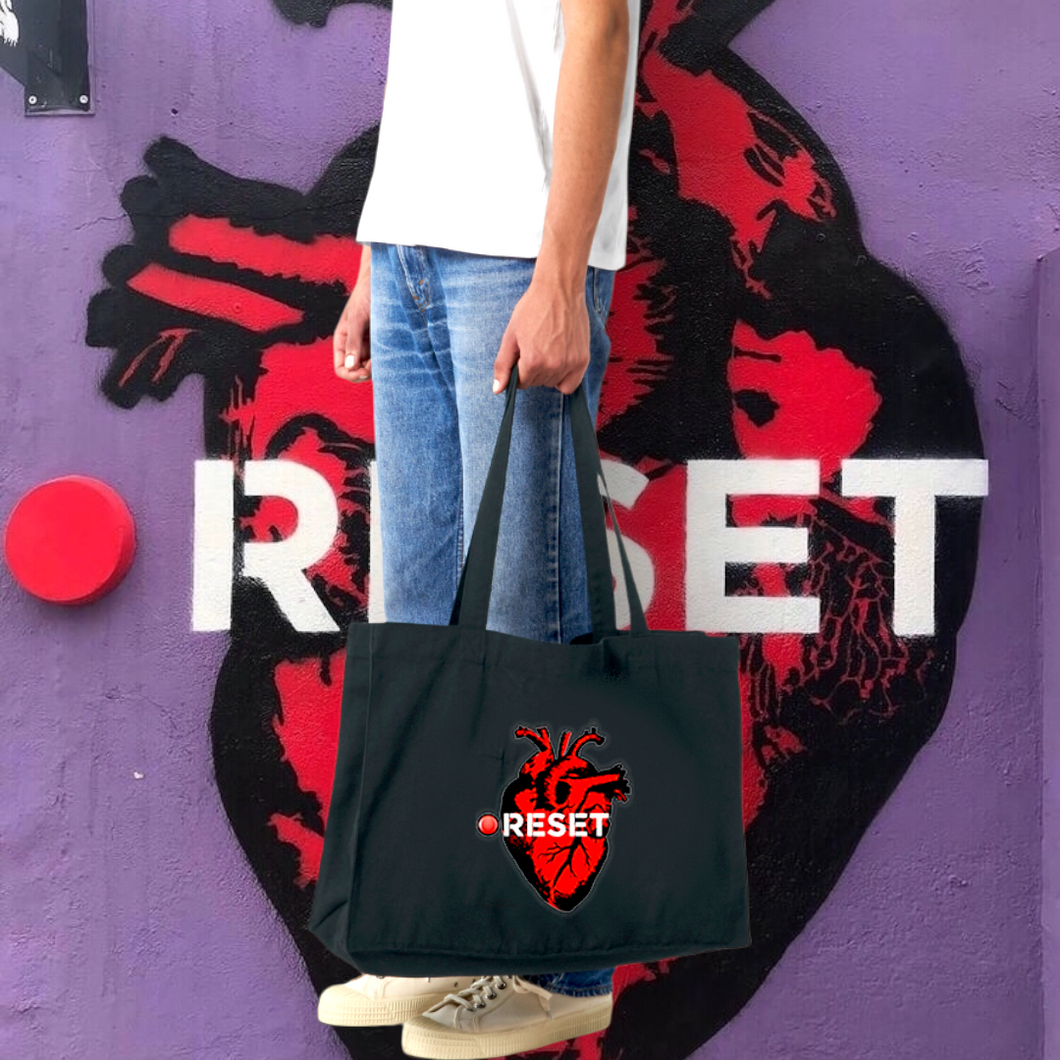 Shopping Bag Reset - By La Nena Wapa & Stool Street Art