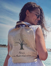Cargar imagen en el visor de la galería, Colección Mbisy - Mini Mochila Abraza a la Madre Naturaleza
